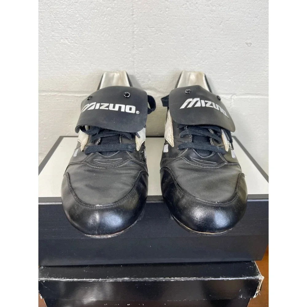 Mizuno football soccer